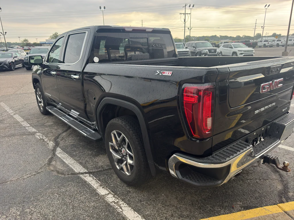Used 2024 Onyx Black GMC SLT image 8