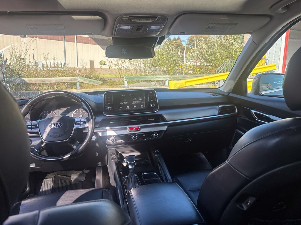 Used 2020 Silver Kia S image 22