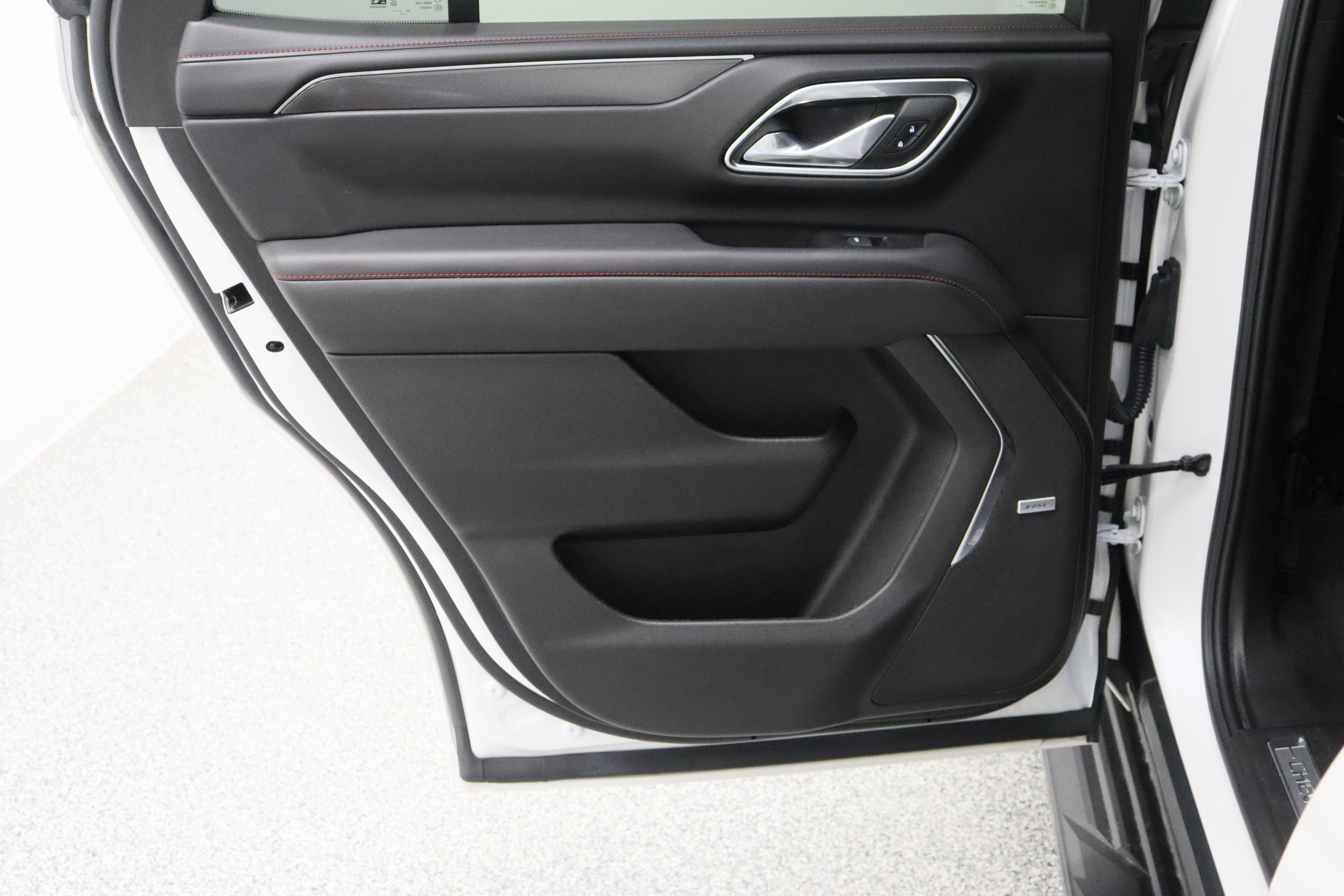 Used 2023 Iridescent Pearl Tricoat Chevrolet RST 5.3L image 27
