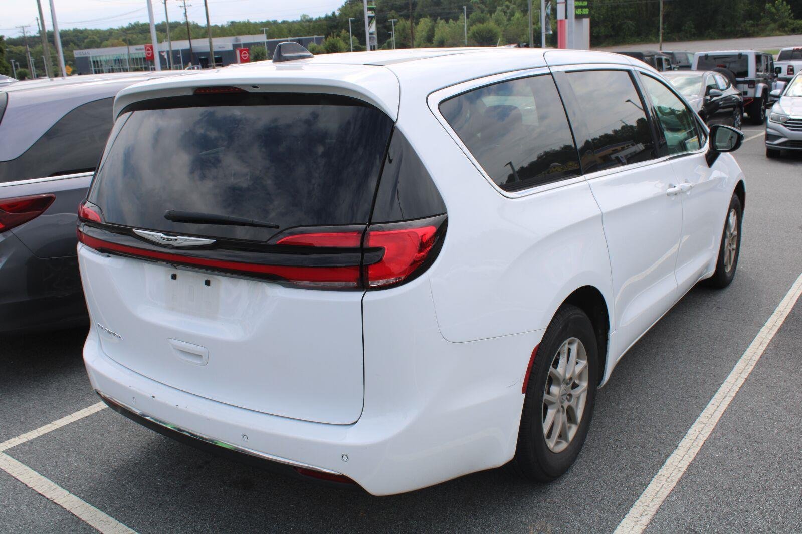 Used 2024 Bright White Clearcoat Chrysler Touring L image 6