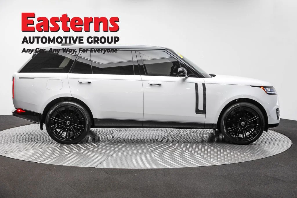 Used 2024 White Land Rover Autobiography image 4