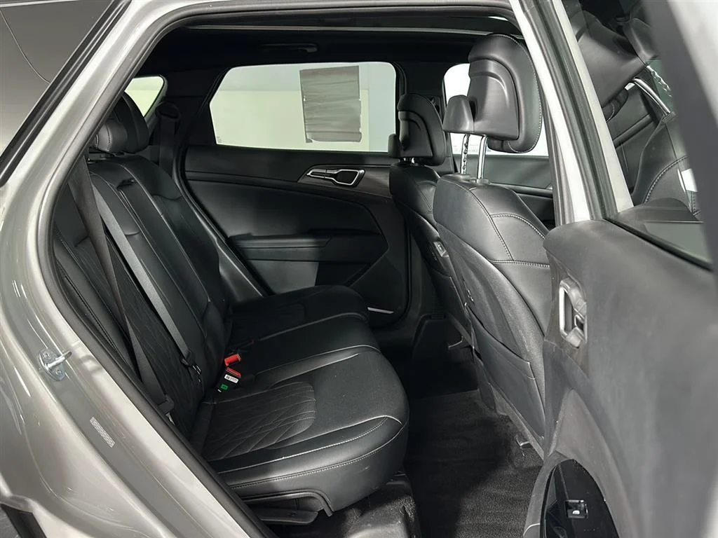 Used 2024 Wolf Gray Kia X-Line image 29