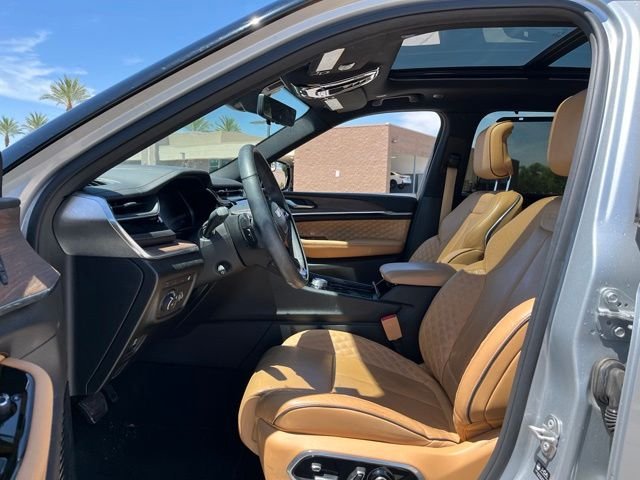 Used 2022 Silver Zynith Jeep Summit 4xe image 11