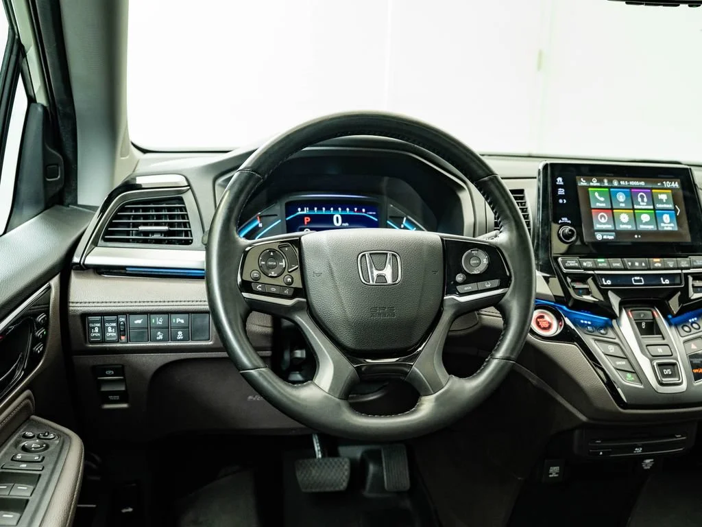Used 2019 White Diamond Pearl Honda Elite image 35