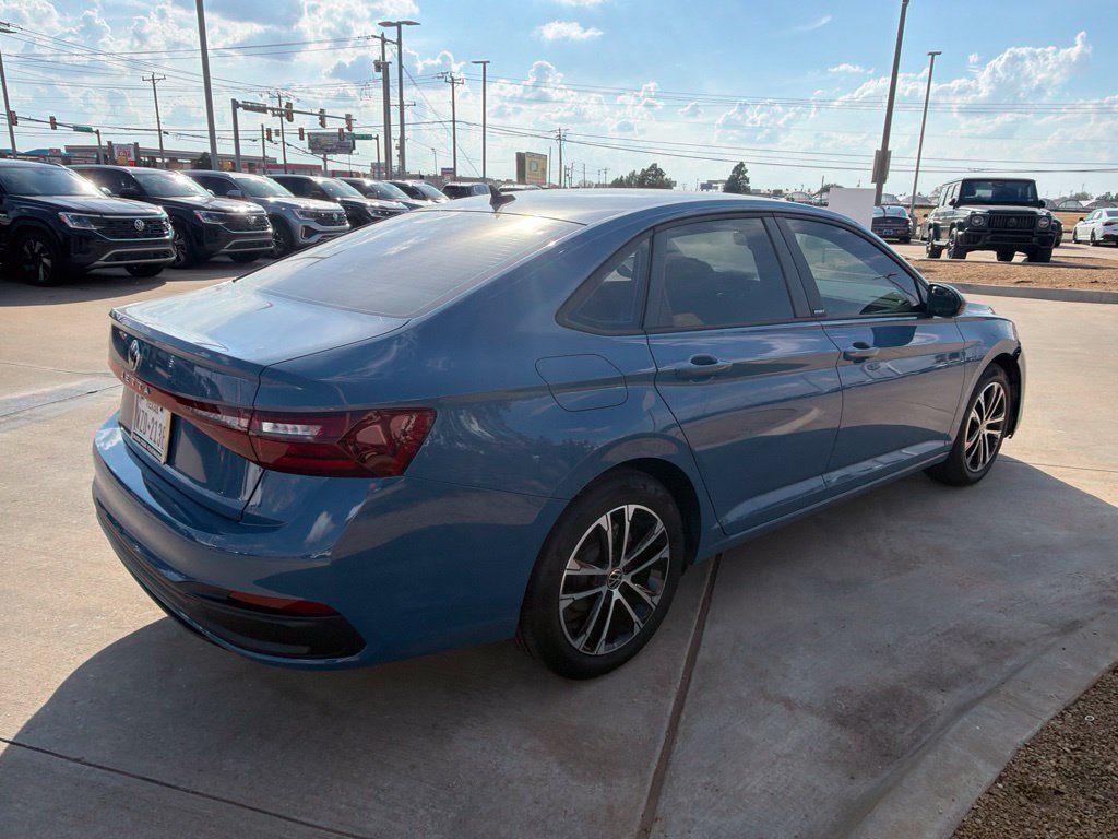 Used 2025 Monterey Blue Volkswagen 1.5T Sport image 4