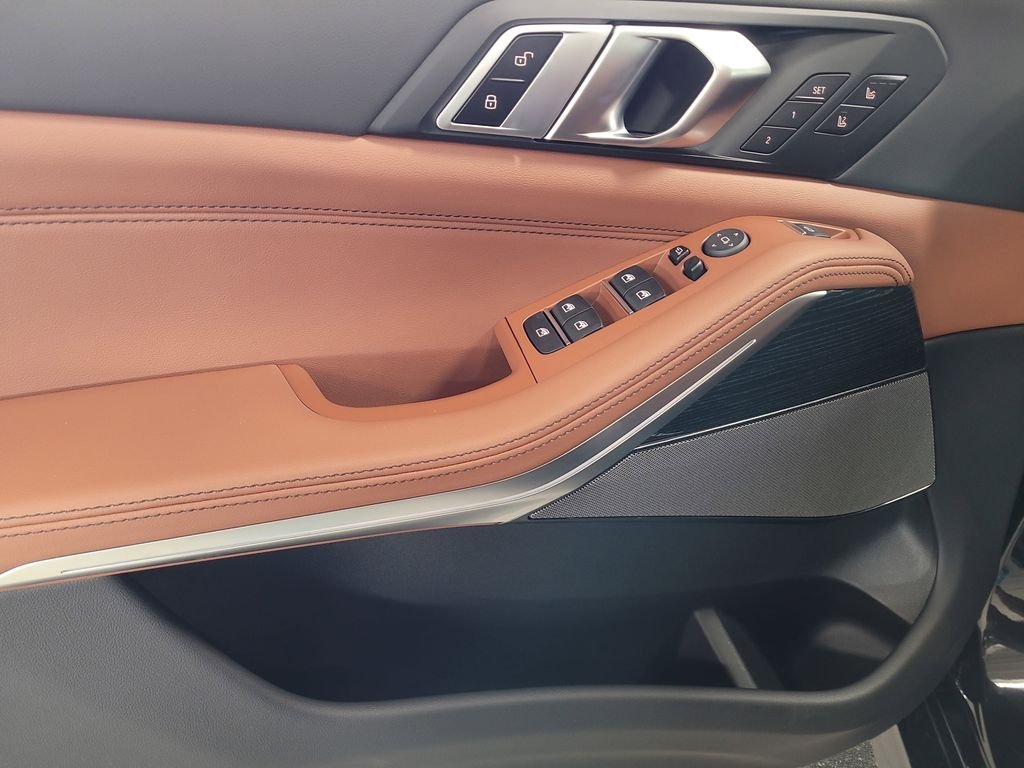 New 2026 Black Sapphire Metallic BMW M60i image 14