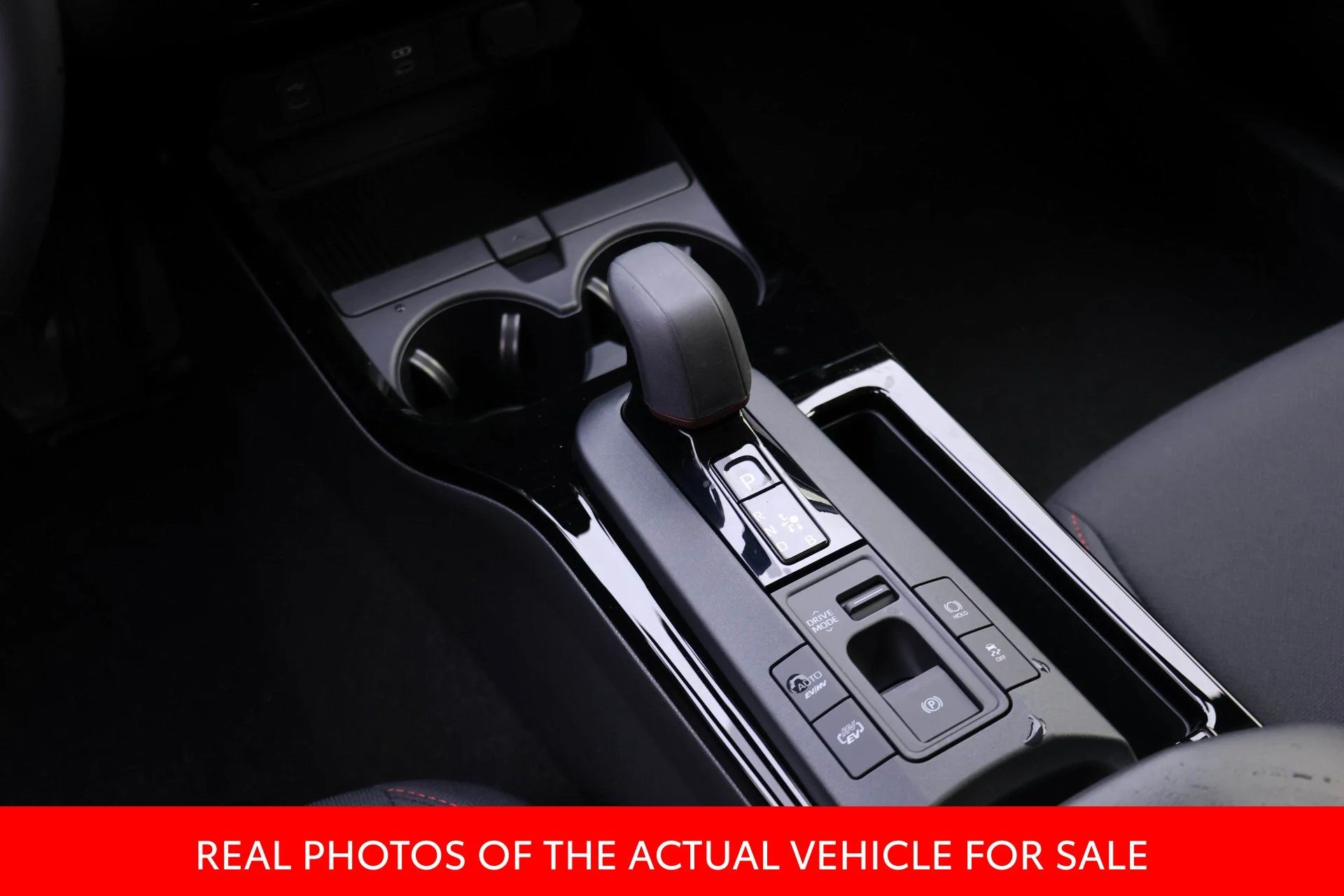 2026 Toyota Prius Plug-in Hybrid SE - Photo 12