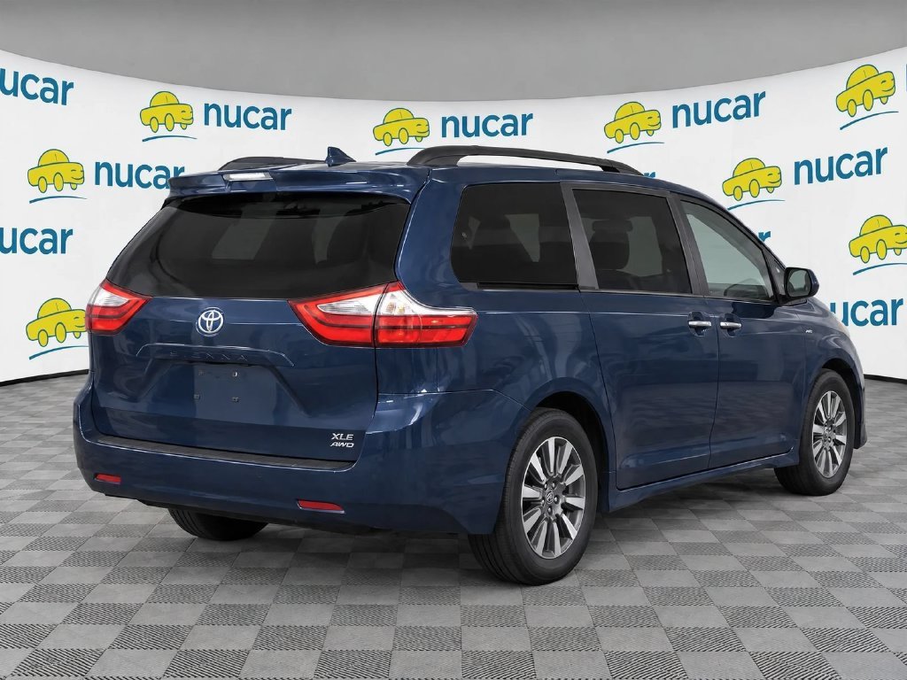 Used 2020 Beige Toyota XLE Premium image 4