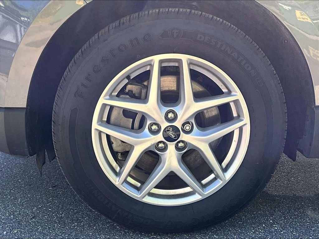 Used 2023 Gray Ford SEL image 7