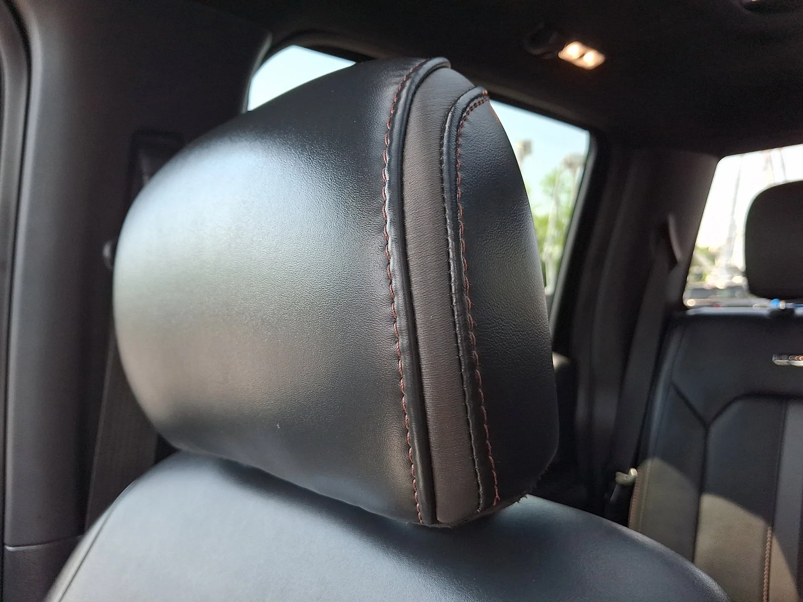 Used 2022 Agate Black Metallic   Um Ford Platinum image 17