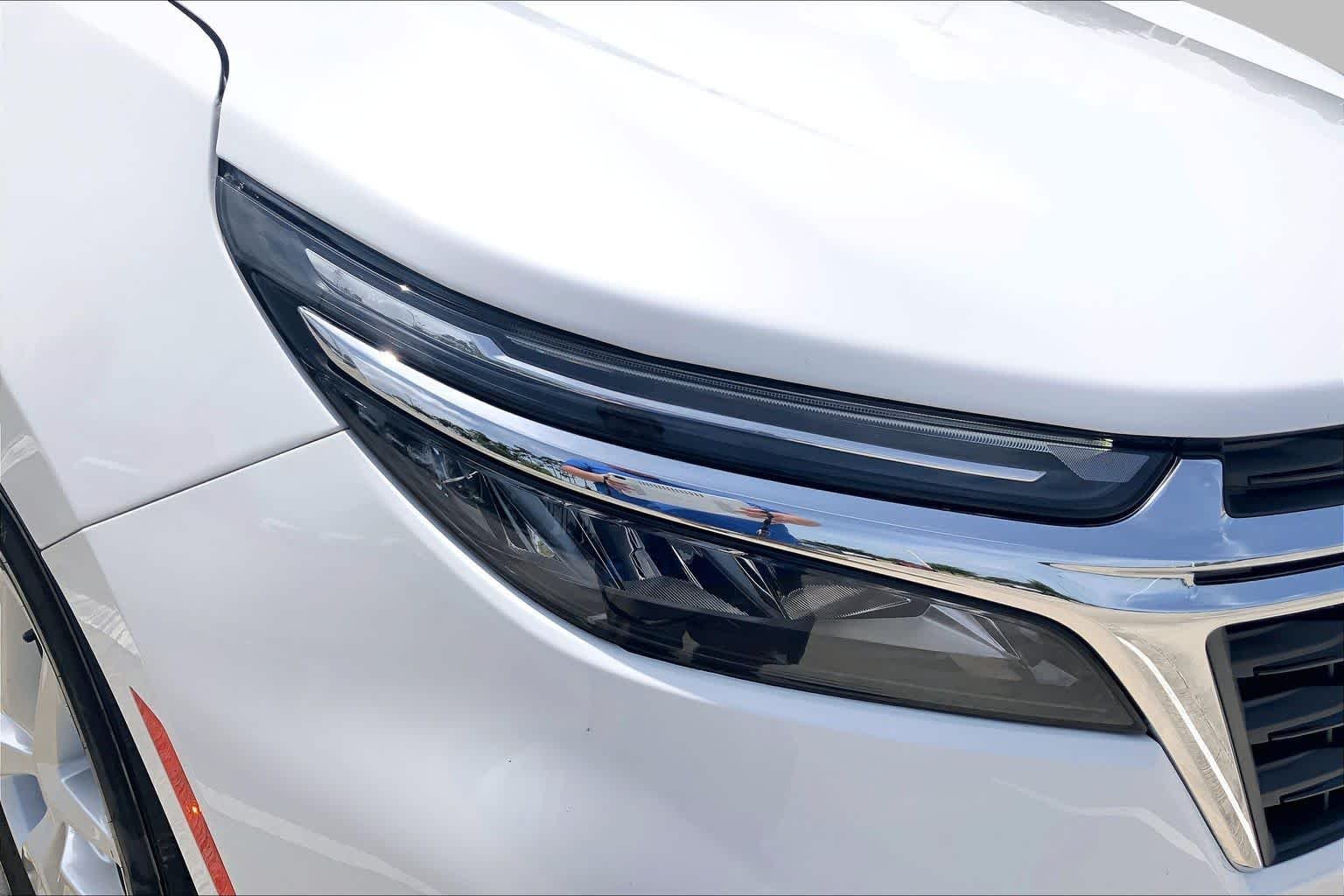 Used 2023 Summit White Chevrolet LT image 27