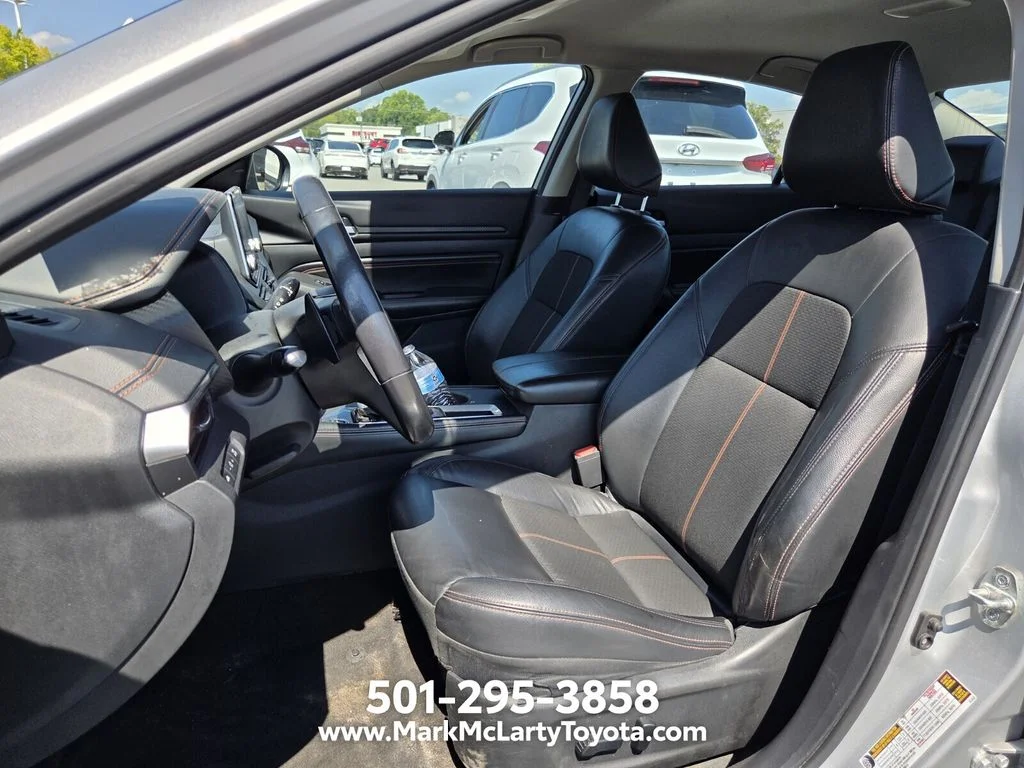Used 2022 Silver Nissan 2.5 SR image 9