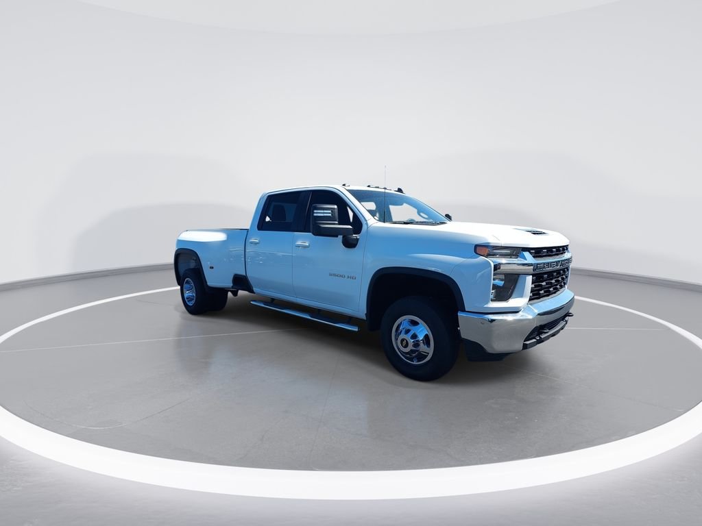 Used 2021 White Chevrolet LT image 2