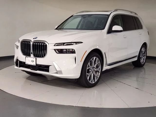 2025 BMW X7 xDrive40i's photo