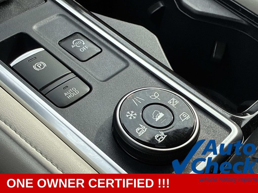 Used 2023 White Nissan SL image 31