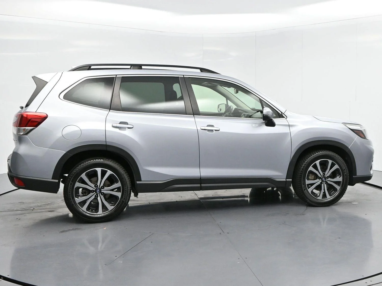 Used 2020 Ice Silver Metallic Subaru Limited image 8