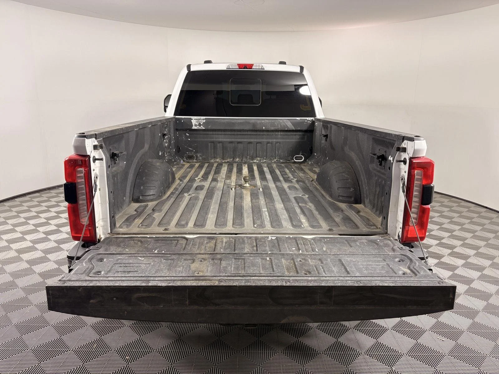Used 2023 Oxford White Ford LARIAT image 5