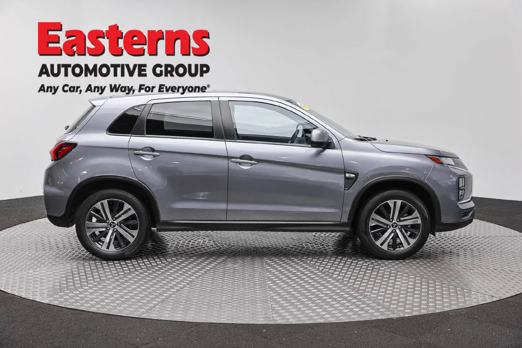 Used 2024 Gray Mitsubishi 2.0 ES image 4