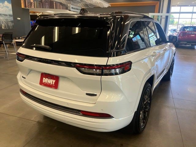 New 2026 Bright White Clear-Coat Exterior Paint Jeep Summit image 6