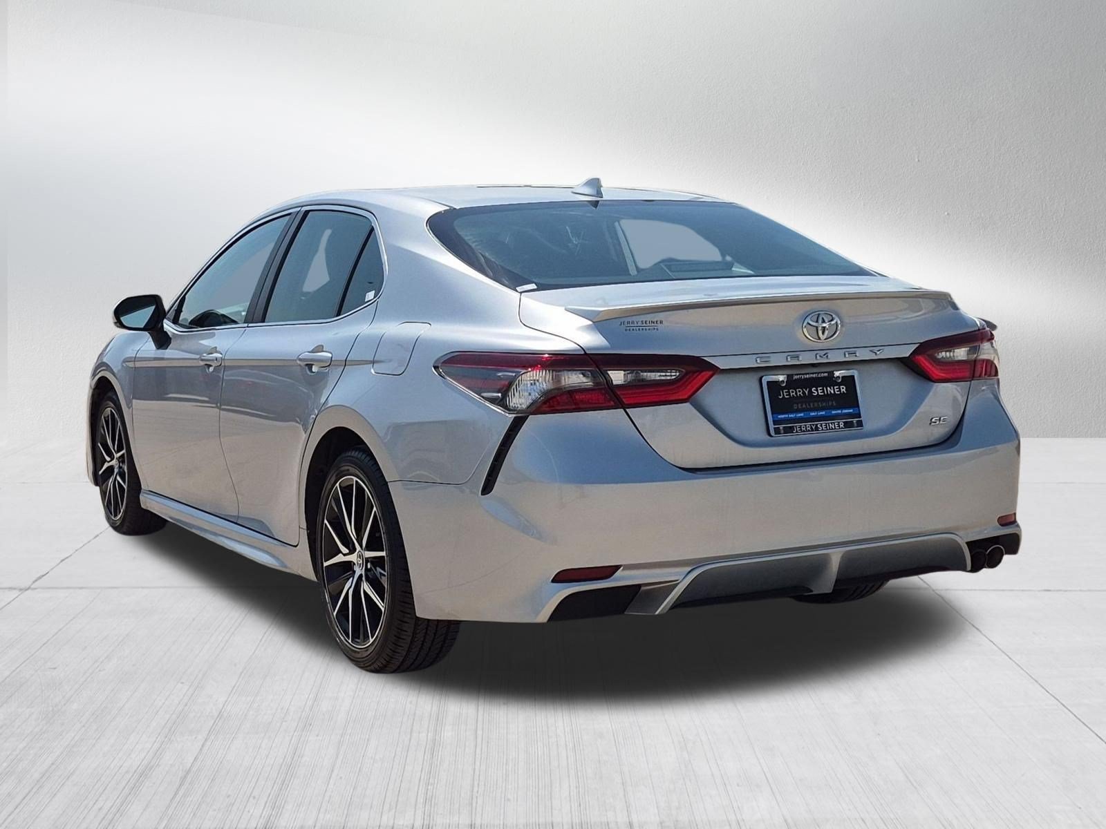 Certified Used 2022 Silver Toyota SE image 3