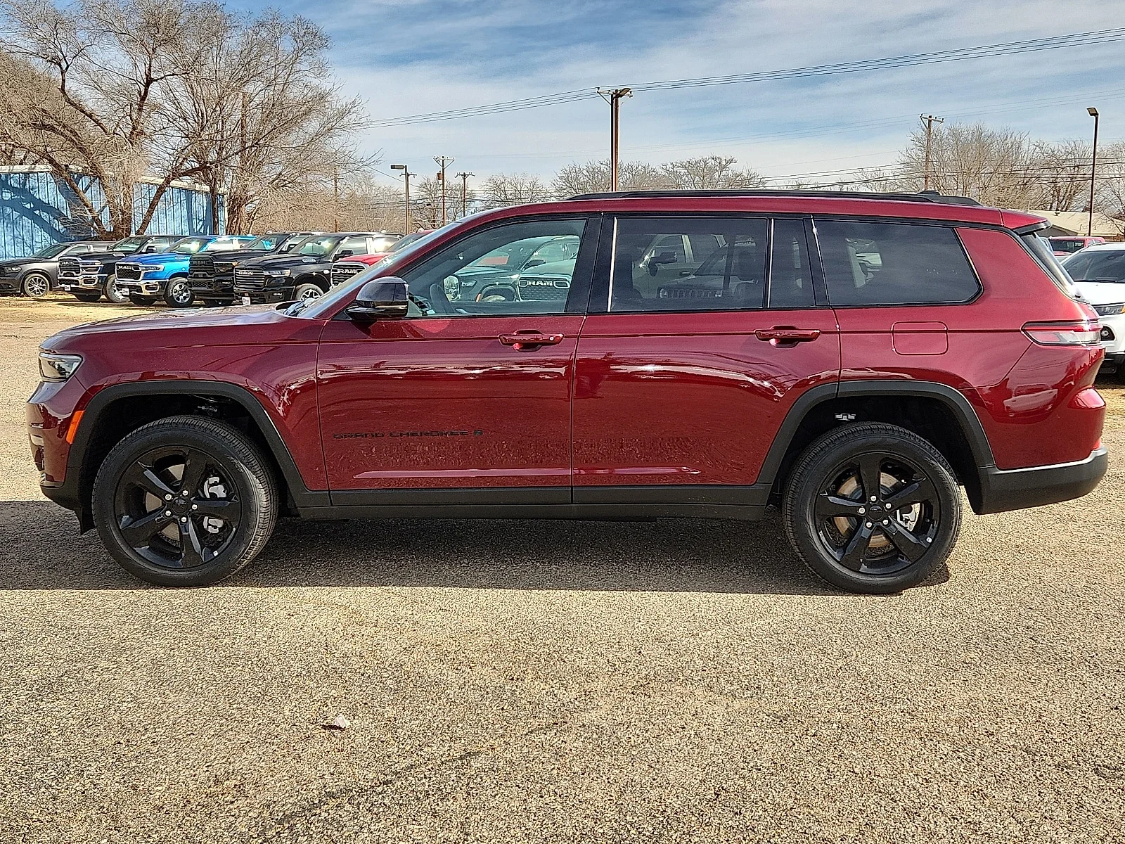 New 2025 PRV Velvet Red Jeep L LIMITED 4X4 image 2
