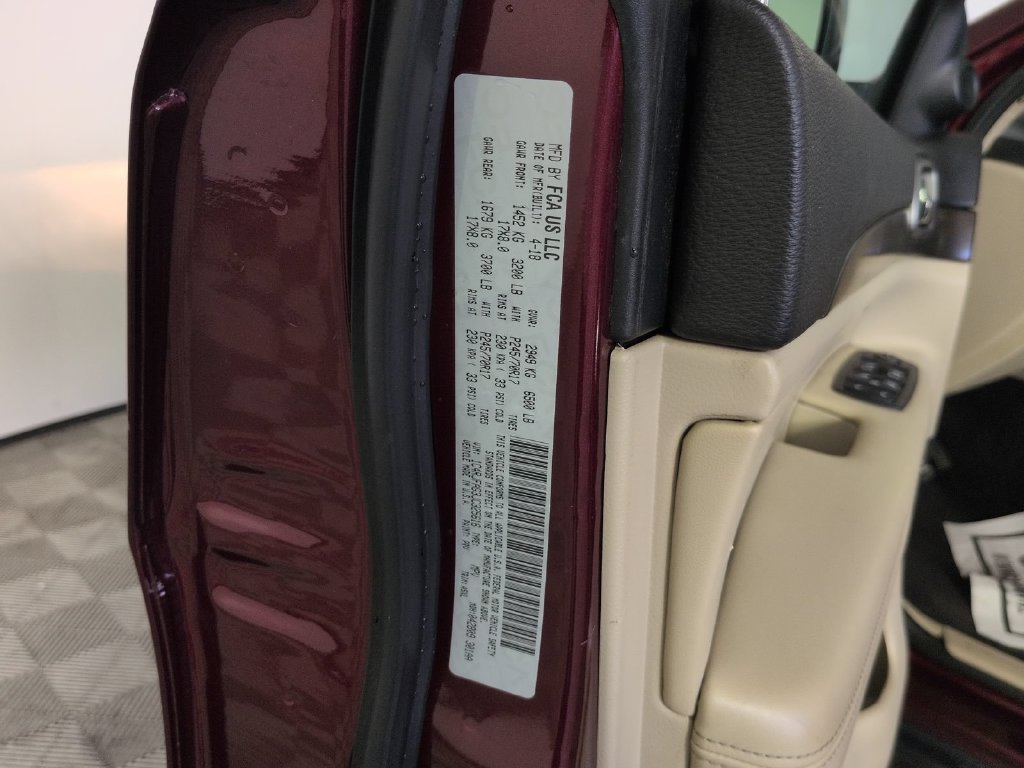 Used 2018 Red Jeep Laredo E image 47