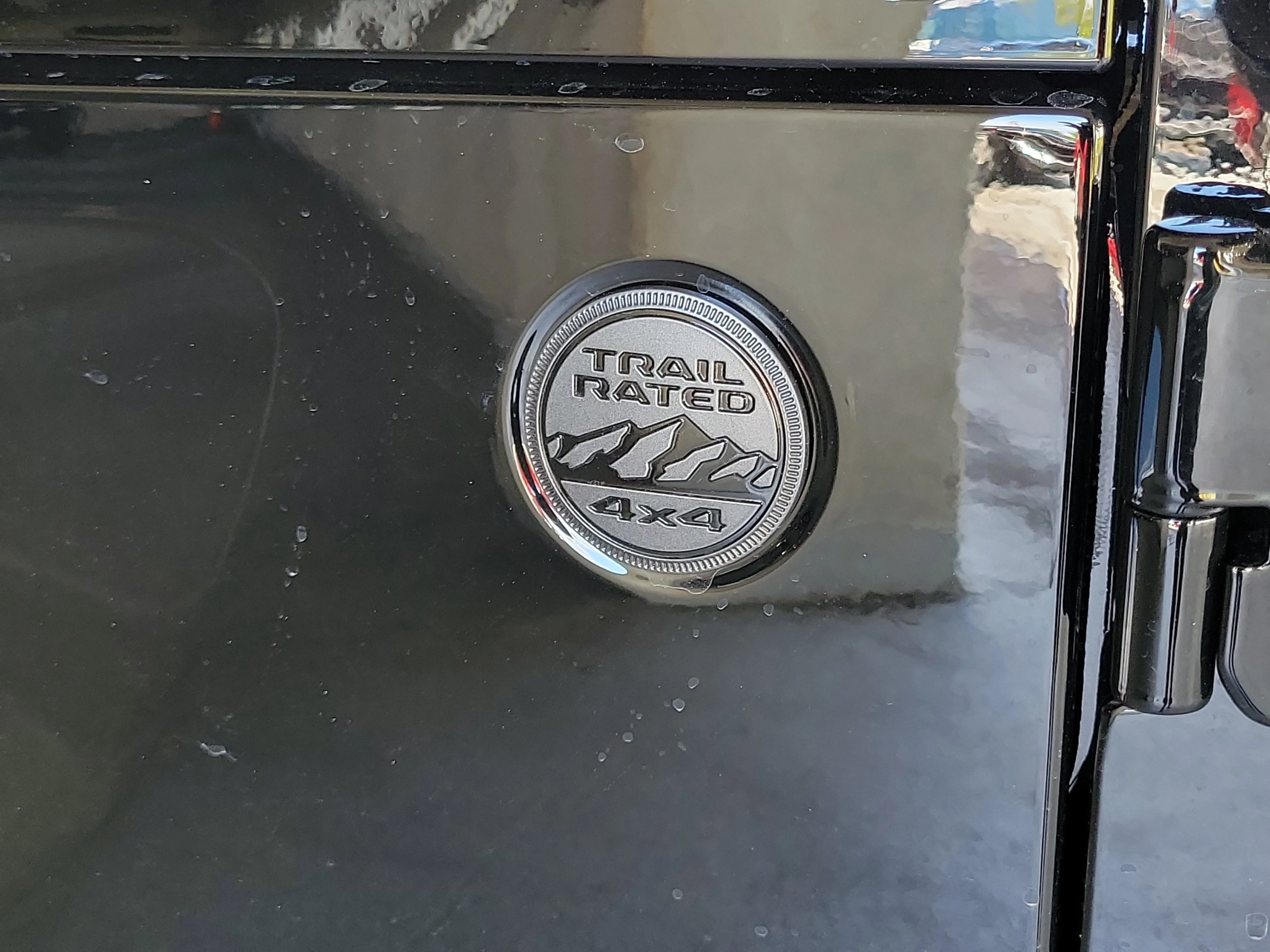 New 2026 Black Clear-Coat Exterior Paint Jeep Sahara image 5