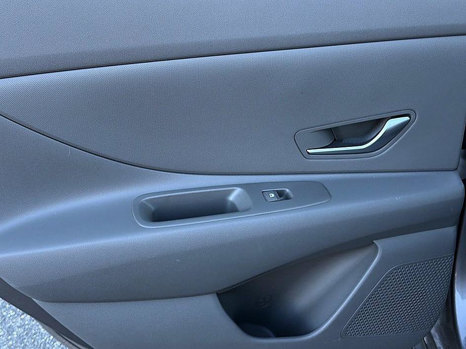 Certified Used 2024 Fluid Metal Hyundai SE image 9