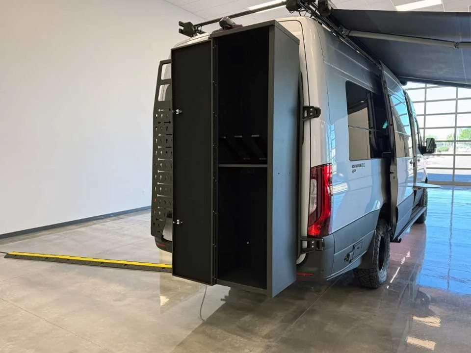 Used 2024 SILVER AIRSTREAM  image 10