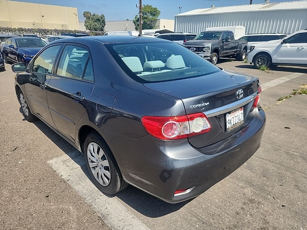Used 2012 Gray Toyota LE image 11