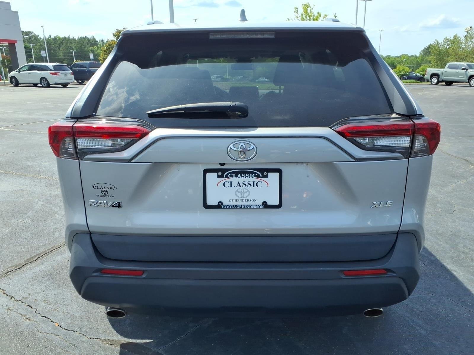 Used 2023 Silver Sky Metallic Toyota XLE Premium image 11