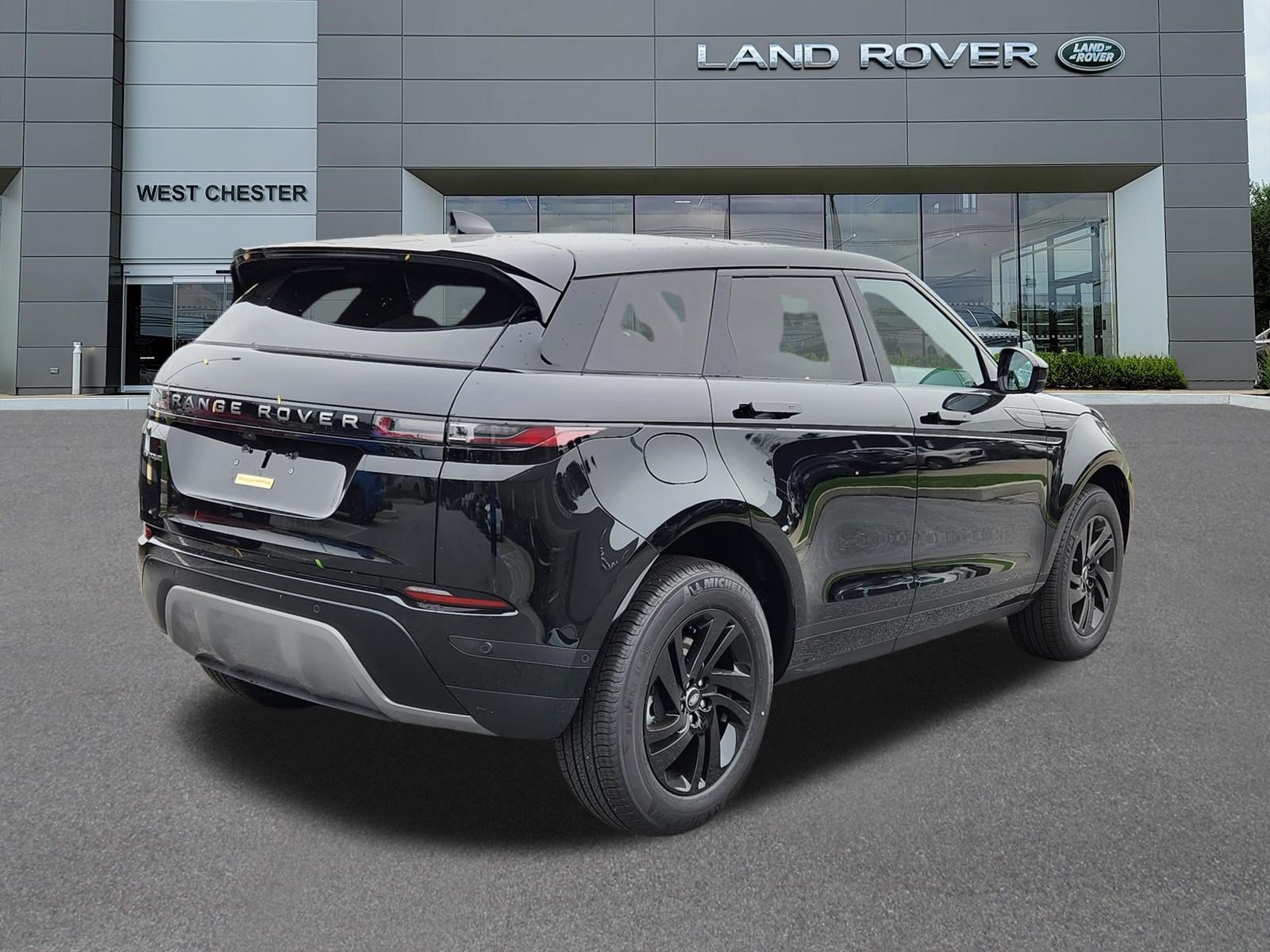 New 2026 Santorini Black LAND ROVER S image 4