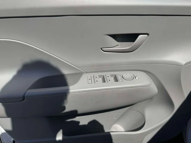 Used 2025 White Hyundai SEL image 20