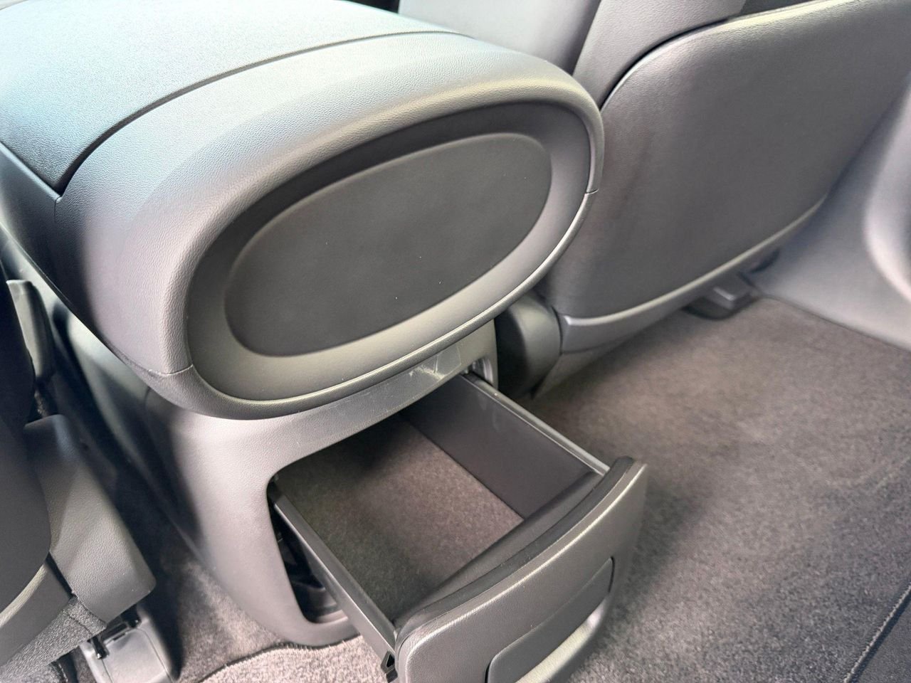 New 2027 White Hyundai SEL image 39