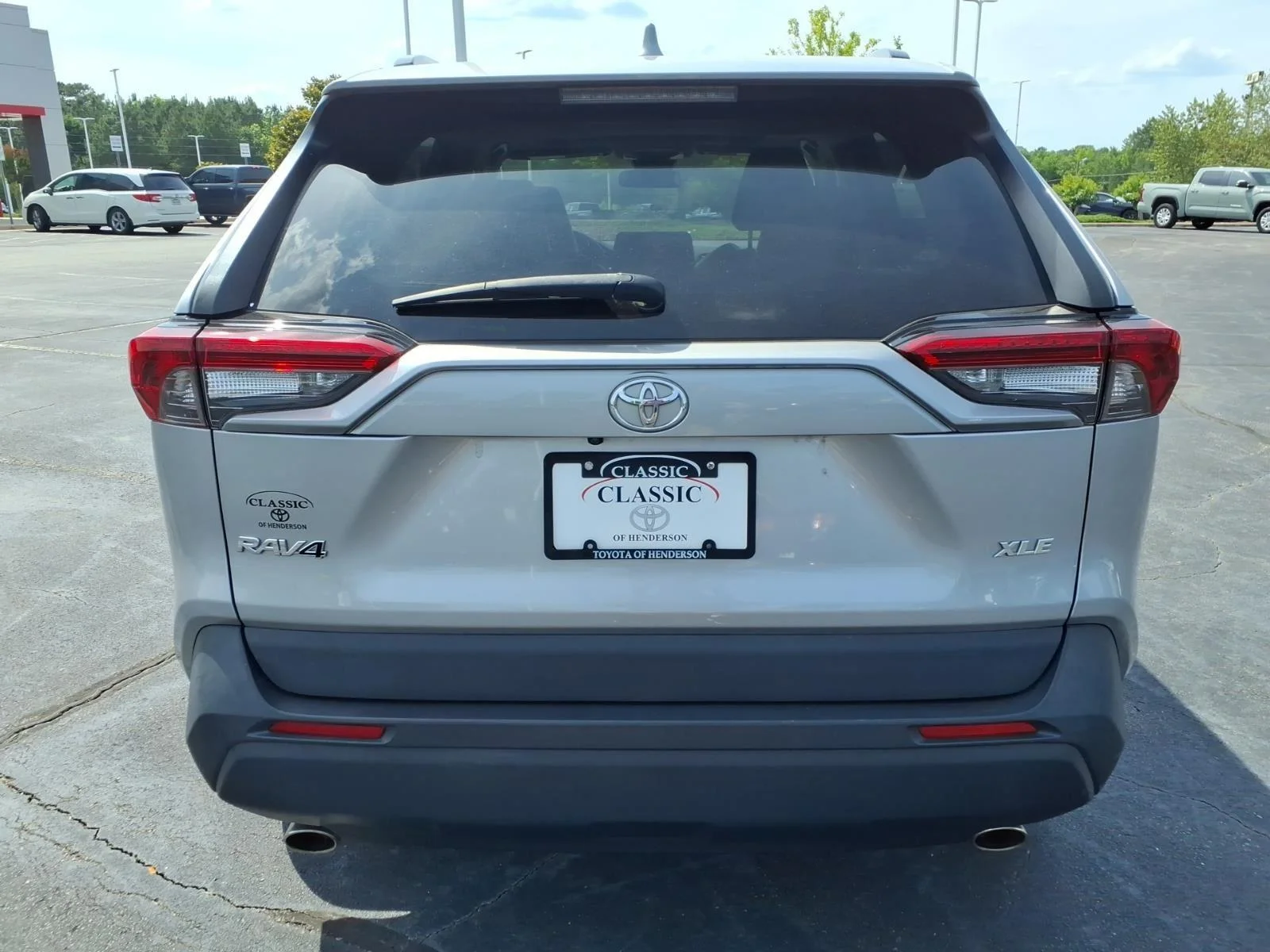 Used 2023 Silver Sky Metallic Toyota XLE Premium image 11