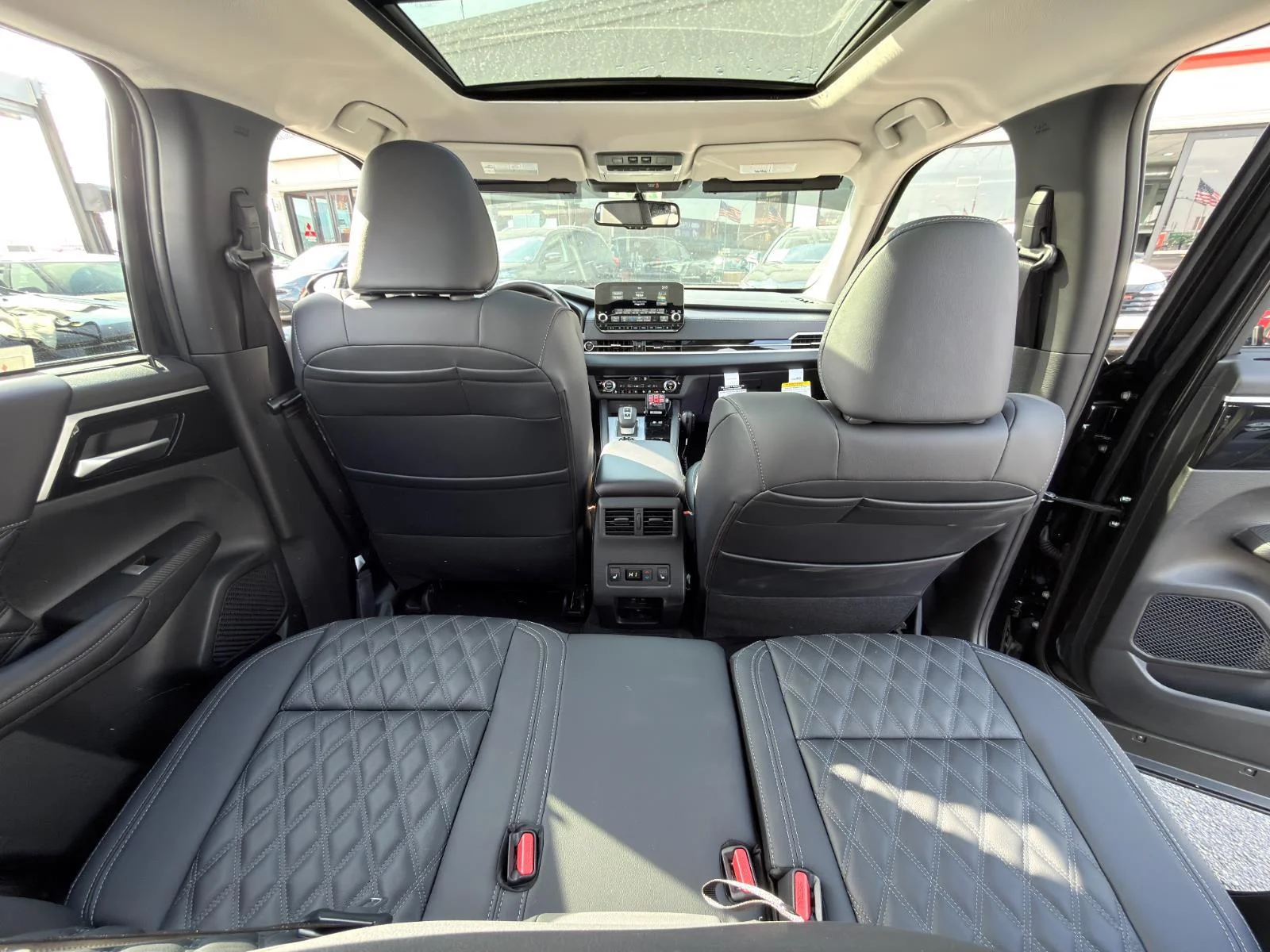 2025 Mitsubishi Outlander Plug-in Hybrid SEL - Photo 9