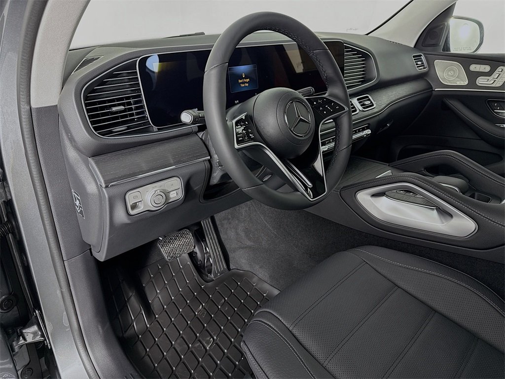 2025 Mercedes Benz GLE 350 4MATIC photo 3