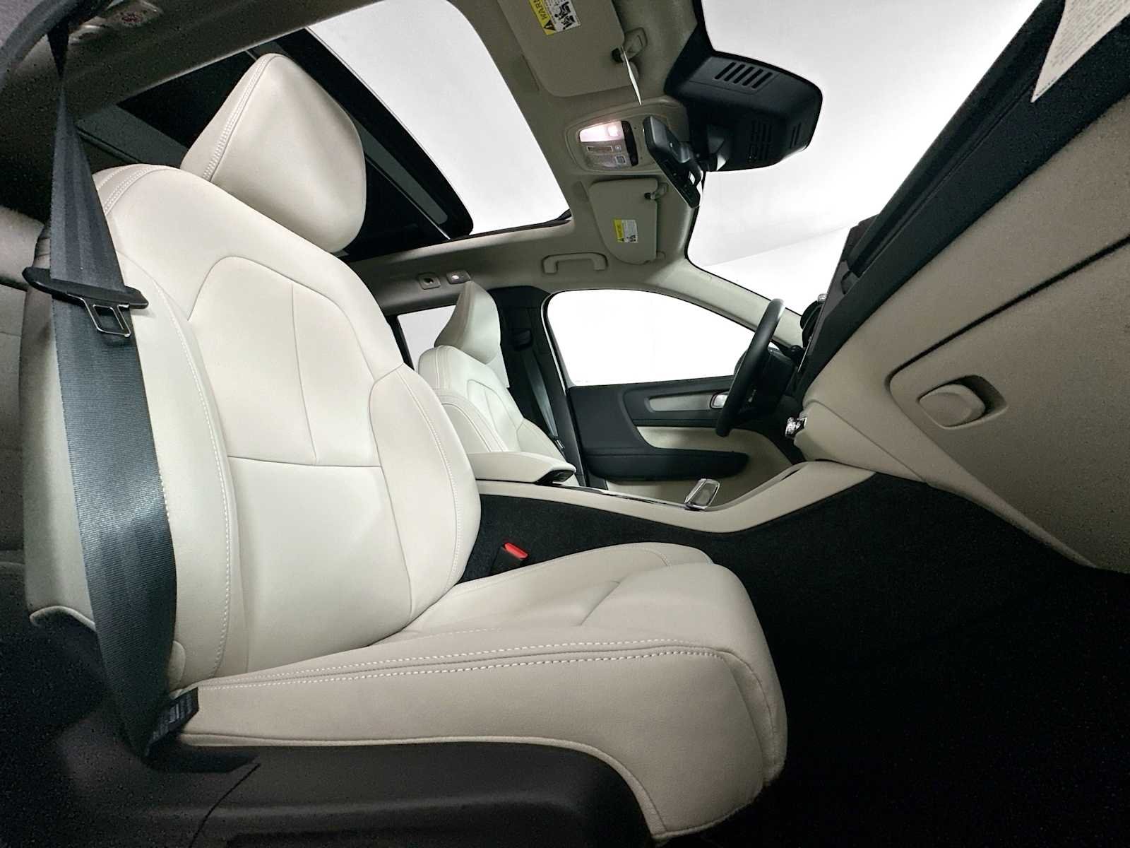 Certified Used 2025 Vapour Grey Volvo Ultra image 26