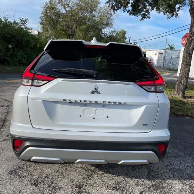 Used 2023  Mitsubishi SE image 4