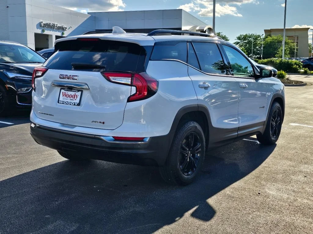 Certified Used 2024 Summit White GMC AT4 image 8
