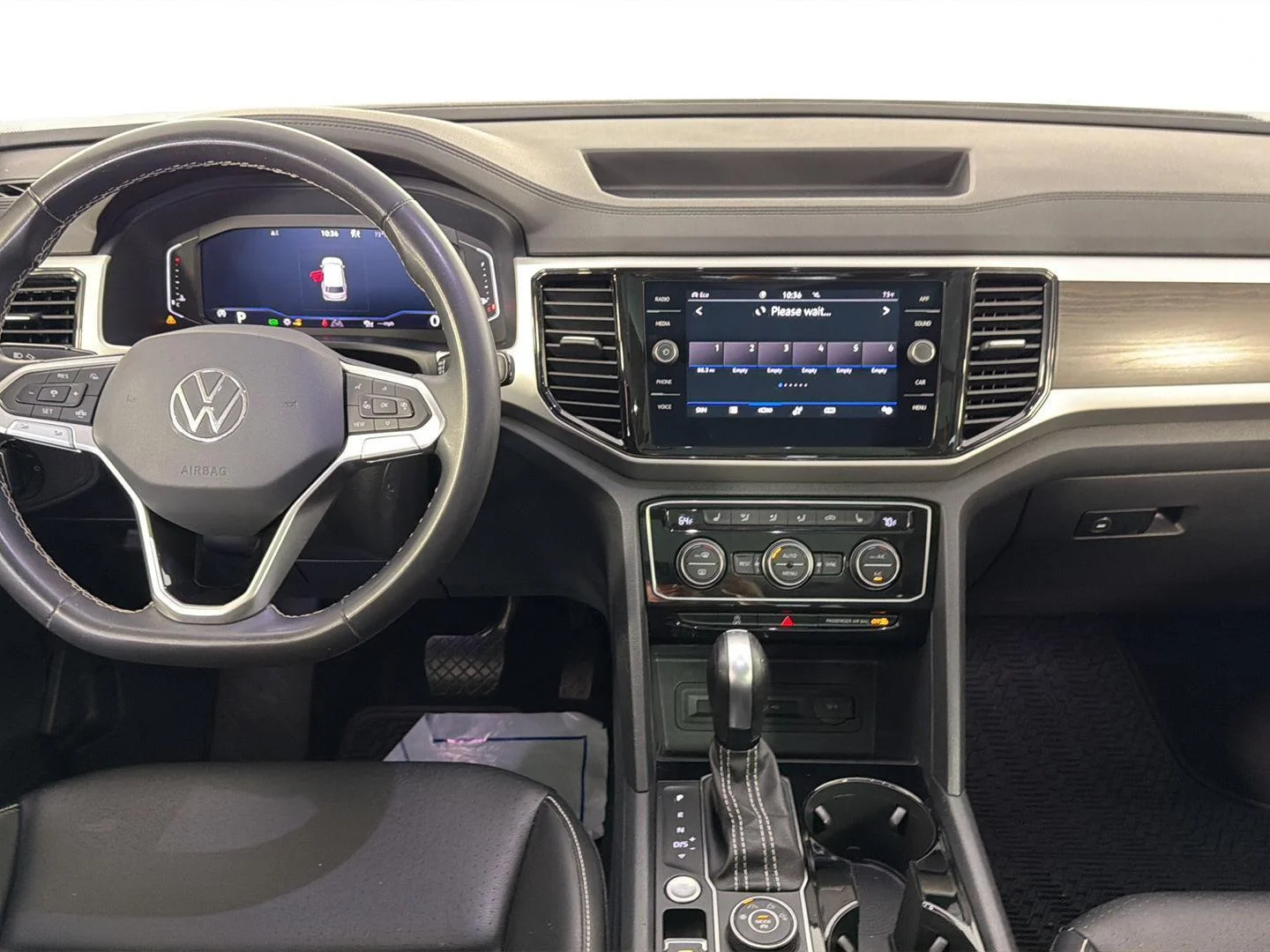 Used 2023 Pure White Volkswagen 3.6L V6 SE w/Technology image 18