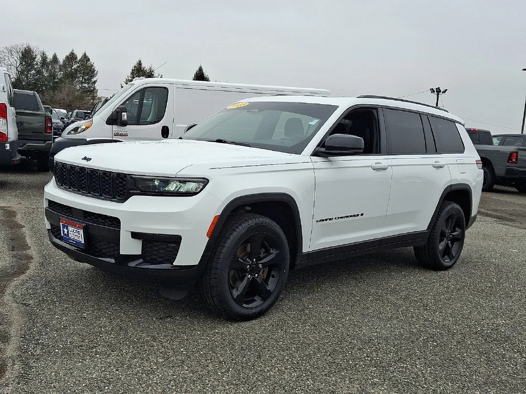 Used 2023 Bright White Clearcoat Jeep Altitude image 6