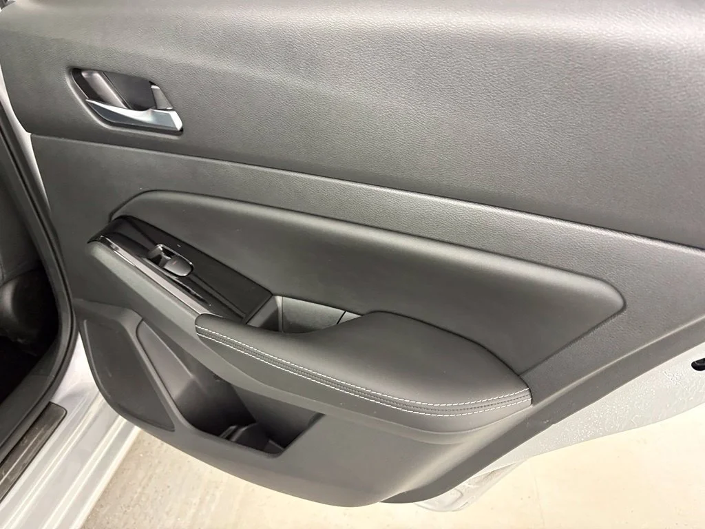 Used 2024 Silver Nissan 2.5 SL image 33