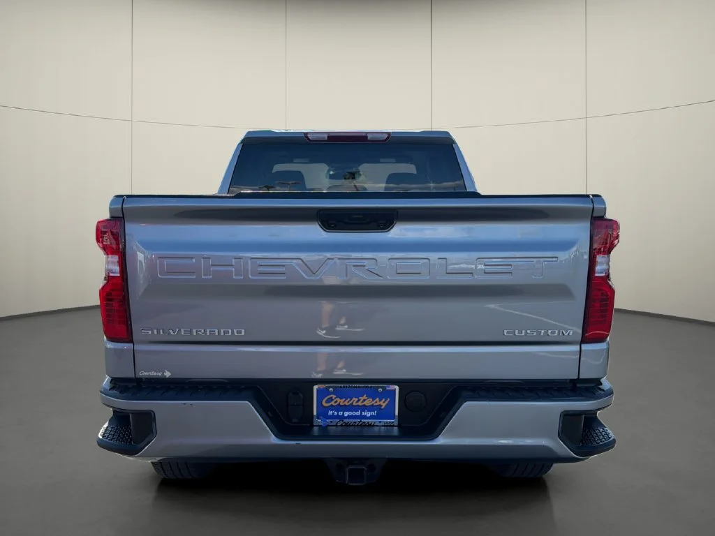 Used 2023 STERLING GRAY METALLIC Chevrolet Custom image 6