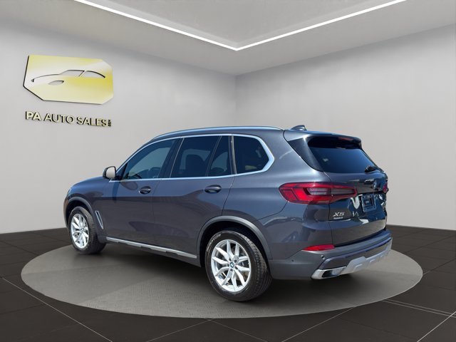 Used 2020 Arctic Gray Metallic BMW xDrive40i image 5
