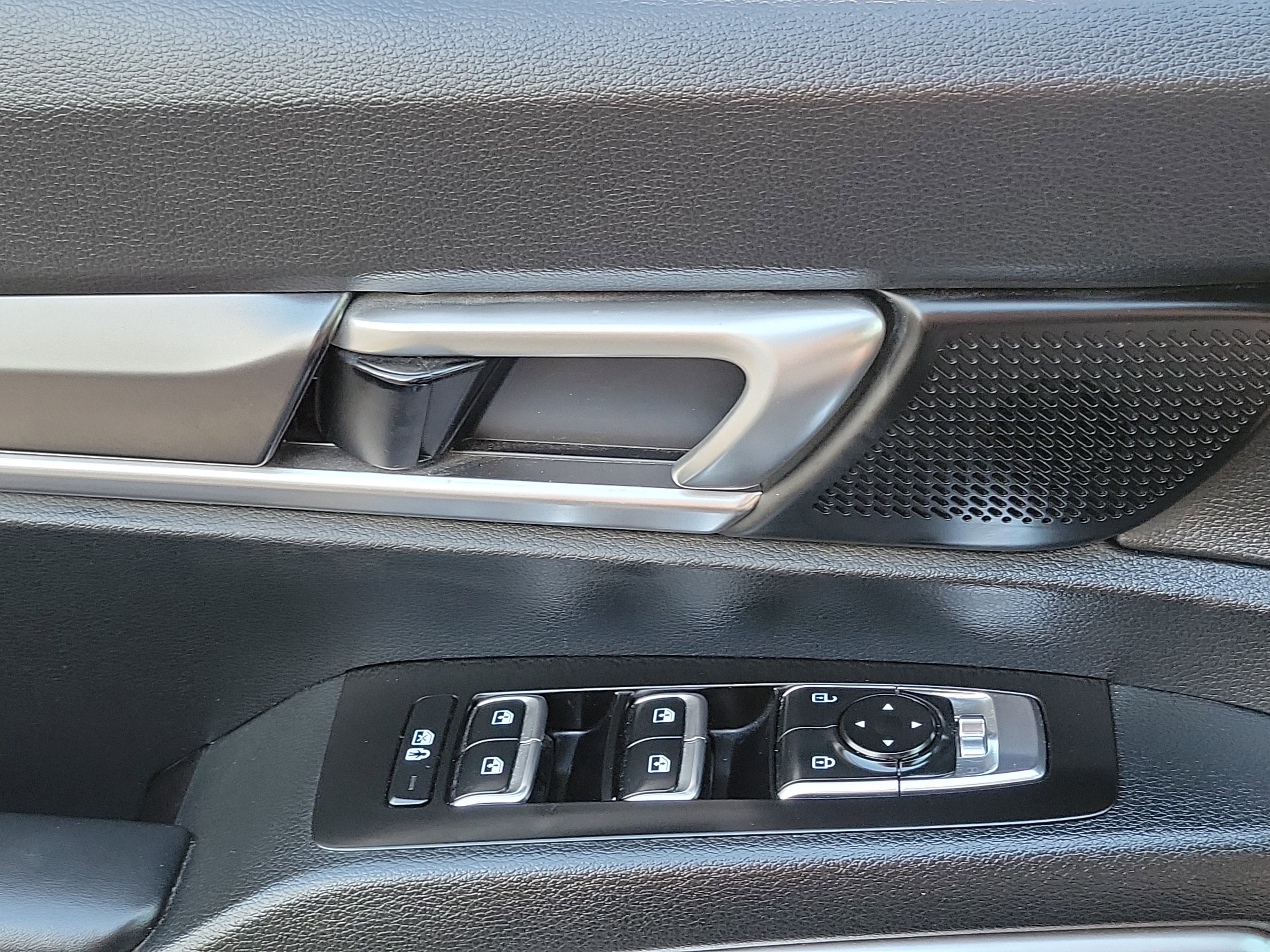 2025 Kia Telluride LX - Photo 10