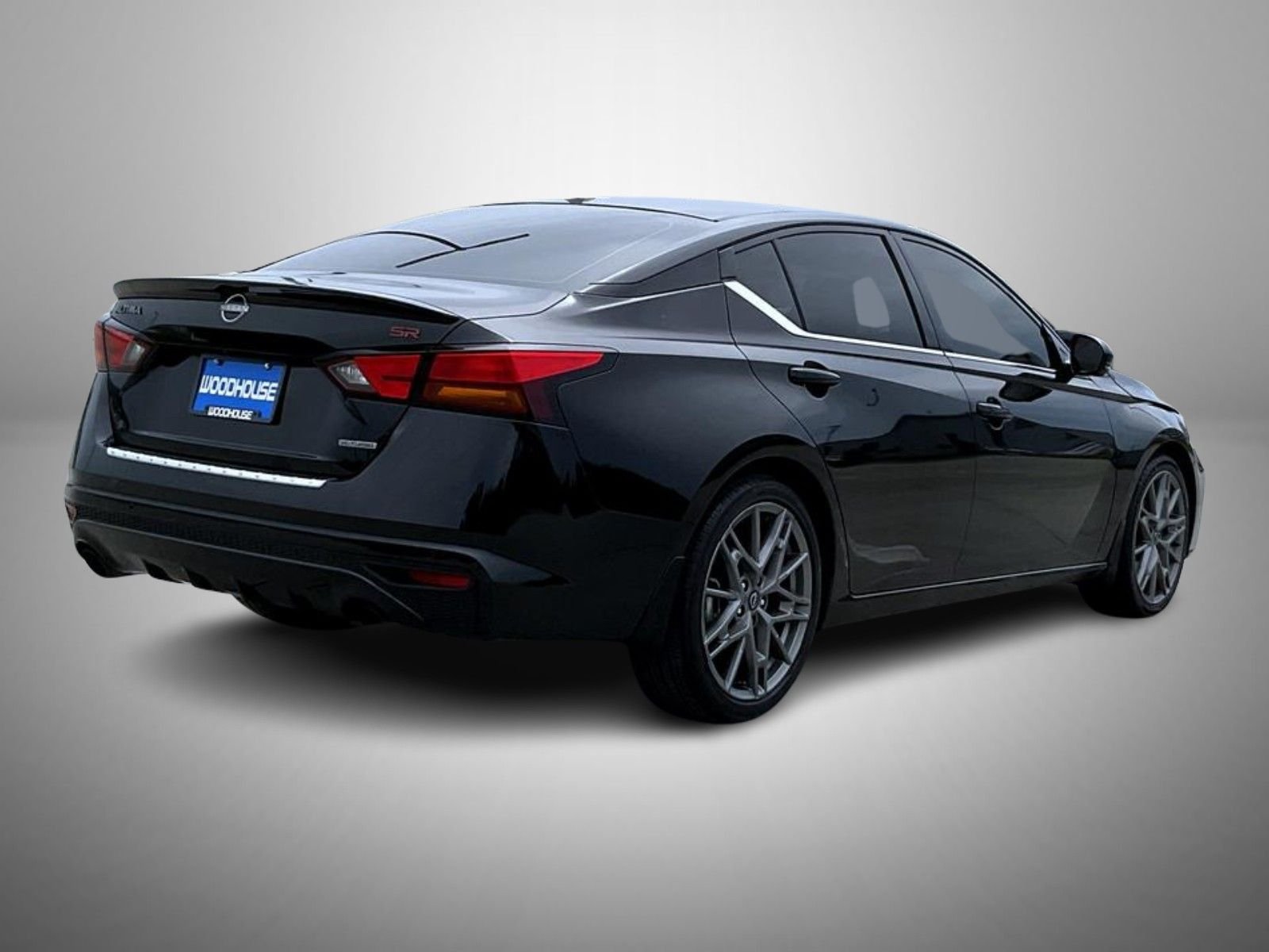 Used 2023 Black Nissan 2.0 SR image 5
