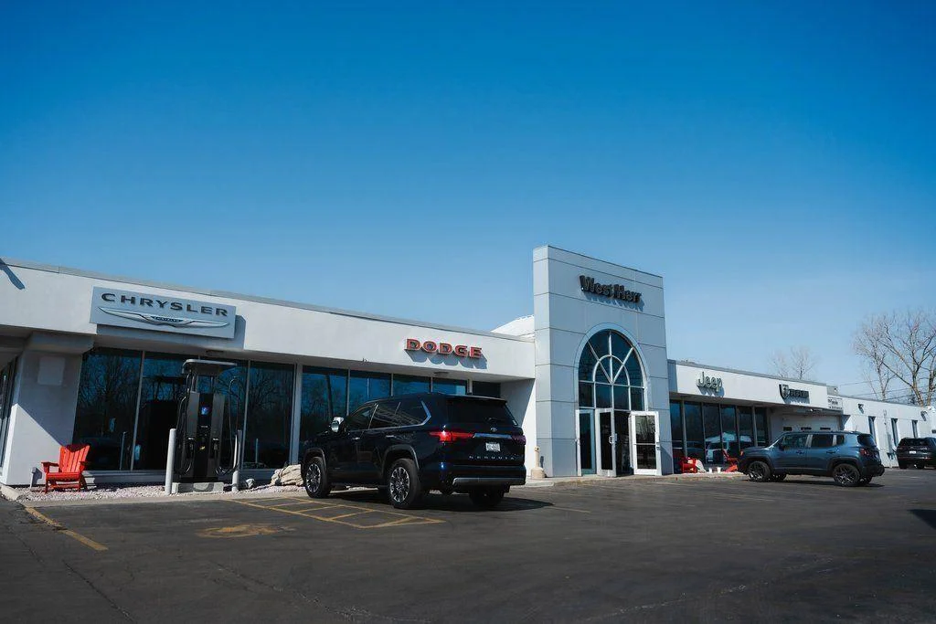 Used 2025 Silver Metallic Ford Active image 26
