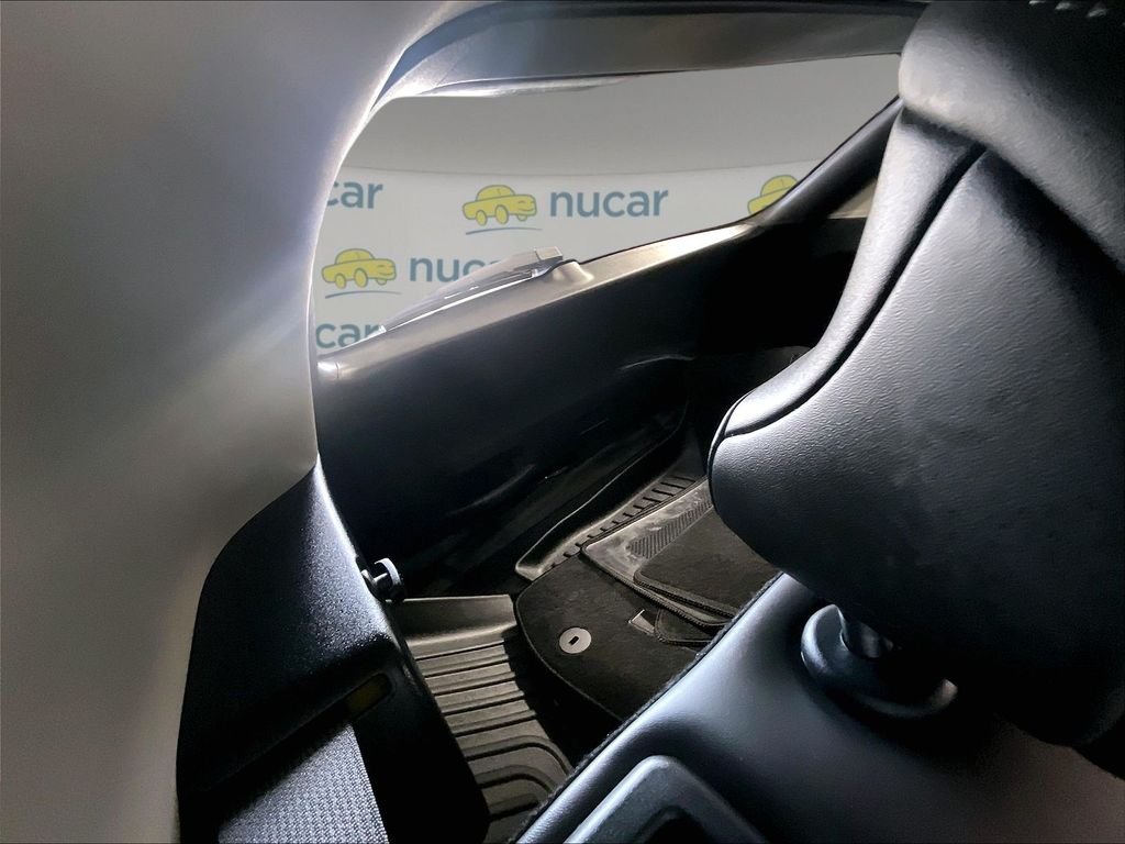 Used 2025 Black Kia Wind image 17