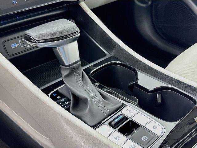 New 2026 Black Hyundai SEL Plus FWD image 26